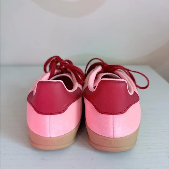 Adidas Pink Sneakers with Green Stripes - Picture 5 of 6